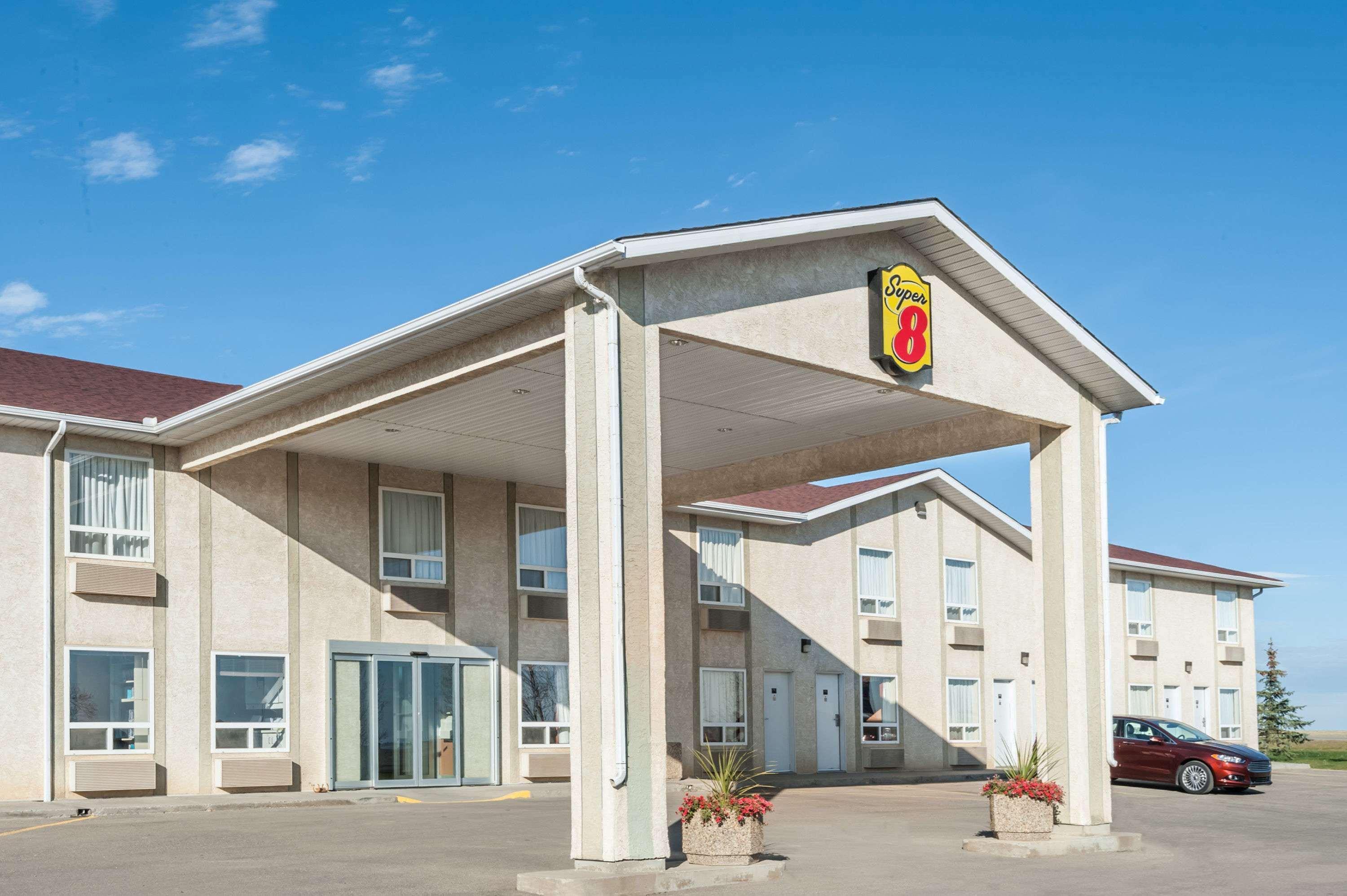 Super 8 By Wyndham Three Hills Ab Ξενοδοχείο Εξωτερικό φωτογραφία